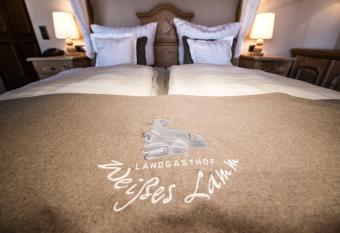 Landgasthof Weisses Lamm has Balcony rooms