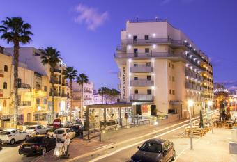 Primera Hotel has Balcony rooms