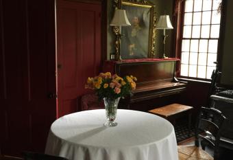 Innkeeper's Place B&B has Balcony rooms