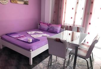 Guesthouse Flora has Balcony rooms