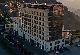 Al Hada Highest s Hotel and Suites allows 18 year olds to book a room