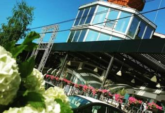 Zormaris-M has Balcony rooms