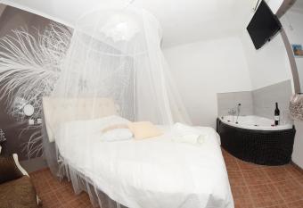Magical in the Galilee has rooms with a private hot tub