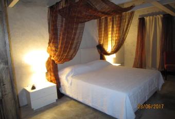 Casa Torre Allera has Balcony rooms