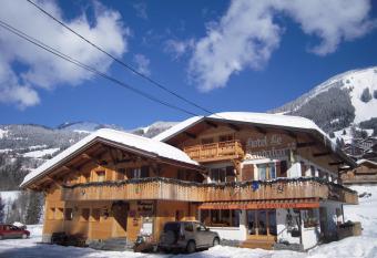 H  tel Le Kandahar has Balcony rooms