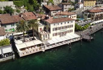 Hotel Le Palme allows 18 year olds to book a room