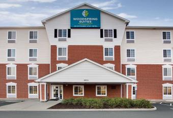 WoodSpring Suites Richmond West I-64 has Smoking rooms