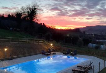 B&B CasalFarano has Balcony rooms