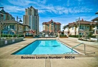 Osprey205 - Downtown Condo Resort by the Beach has Balcony rooms