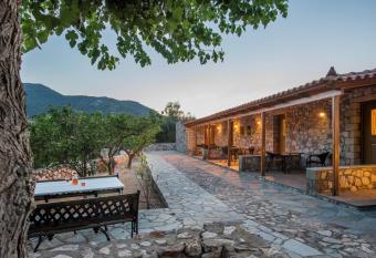 Georgia s Houses (Melitzanakia) has Balcony rooms