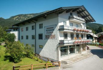 Pension Elisabeth has Balcony rooms