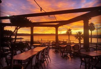 H  tel Les Aliz  s has Balcony rooms