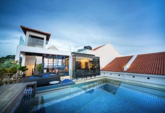 Tien Hotel Georgetown allows 18 year olds to book a room