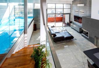 M  y  ska 8 Apartament z prywatnym basenem has Balcony rooms