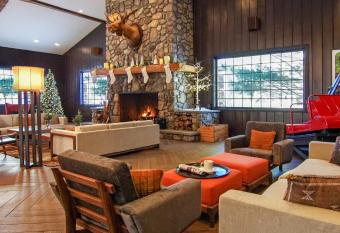 Green Granite Inn, Ascend Hotel Collection has rooms with a private hot tub