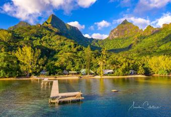 Linareva Moorea Beach Resort has Balcony rooms