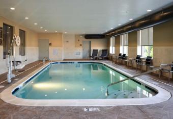 Comfort Suites Florence~Cincinnati South has Balcony rooms