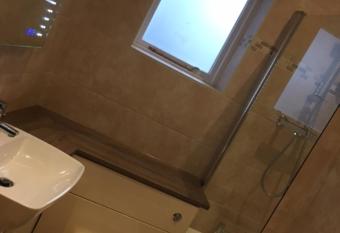 Llys Celyn - Holly Farm has Balcony rooms