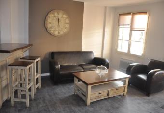 Appart Hotel Saint-Michel allows 18 year olds to book a room