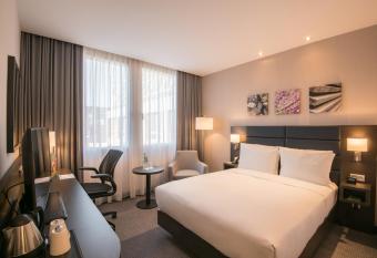 Hilton Garden Inn Frankfurt City Centre allows 18 year olds to book a room