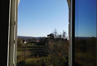 Le Grenier has Balcony rooms