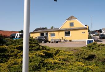 Parkvejens feriebolig has Balcony rooms
