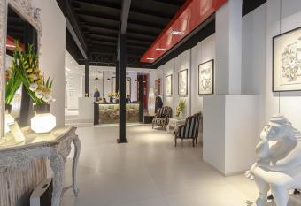 Hotel Carlton has Balcony rooms