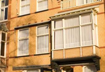 Hotel Excelsior allows 18 year olds to book a room