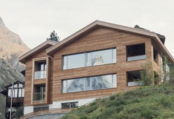 OVERLOOK Lodge by CERVO Zermatt has Balcony rooms