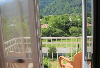 Guest house Racha has Balcony rooms