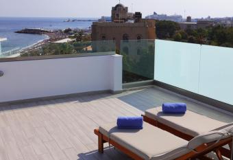 Elite Hotel has Balcony rooms