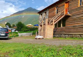 Guesthouse SVANURI SAKHLI has Balcony rooms