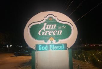 Inn On The Green Florida has Smoking rooms