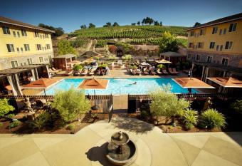 The Meritage Resort and Spa has rooms with a private hot tub