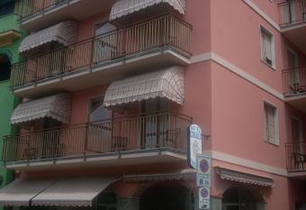 Hotel Corallo allows 18 year olds to book a room