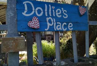 Dollies place has Balcony rooms