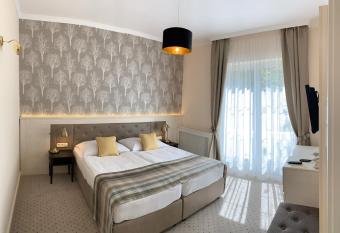 Villa Medici Hotel & Restaurant has Balcony rooms