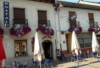 La Gallega has Balcony rooms