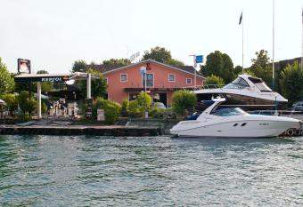 Hotel Johnson has Balcony rooms