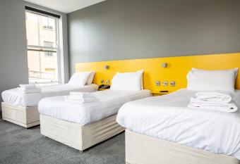 Fitzsimons Hotel Temple Bar has Balcony rooms