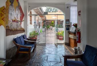 Hotel Limacpampa allows 18 year olds to book a room