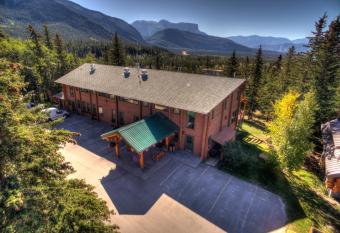 Overlander Mountain Lodge has Balcony rooms