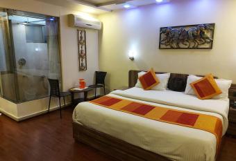 Shaleen Elegance Homestay Nakki Lake 400 meters has Balcony rooms