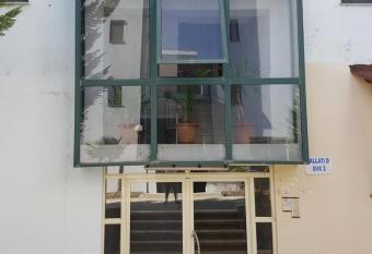 Apartaments Ervis has Smoking/Balcony rooms