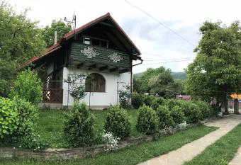 Cottage Shchaslyvyi allows 18 year olds to book a room