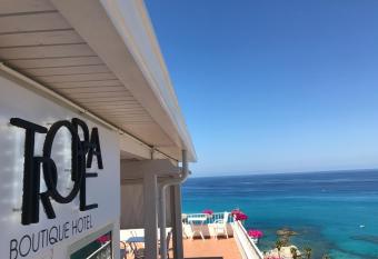 Tropea Boutique Hotel has Balcony rooms