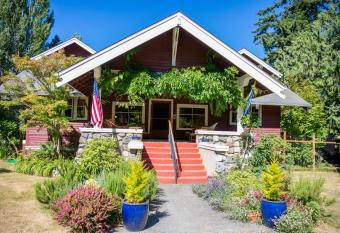 Kangaroo House Bed & Breakfast allows 18 year olds to book a room