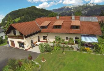 Ferienwohnung Brandstatter has Balcony rooms