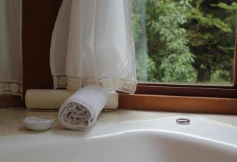 Aldea Bonita has rooms with a private hot tub