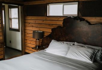 Pitchwood Inn allows 18 year olds to book a room